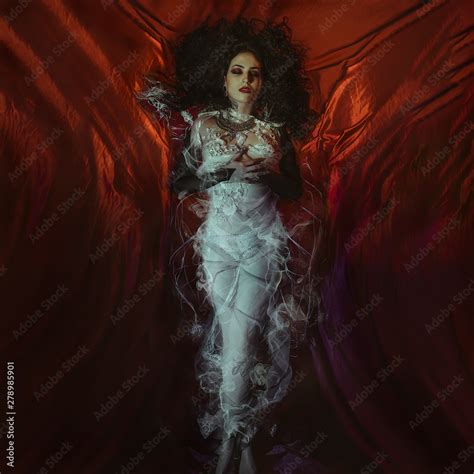 erotic vampire art|Sexy Vampire Art .